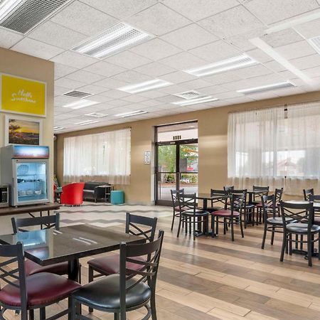 Quality Inn Near Speedway Wilkesboro Bagian luar foto