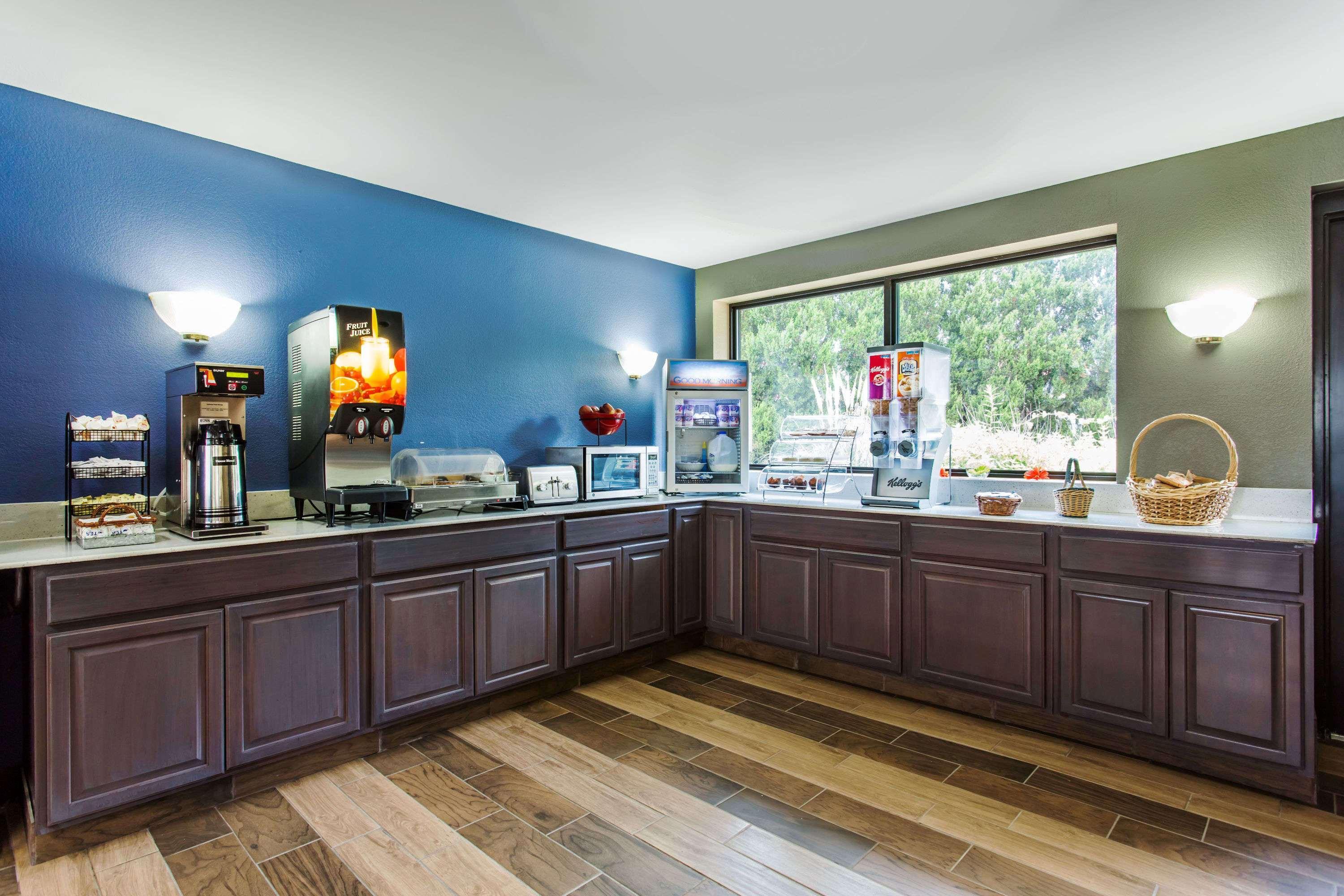 Quality Inn Near Speedway Wilkesboro Bagian luar foto