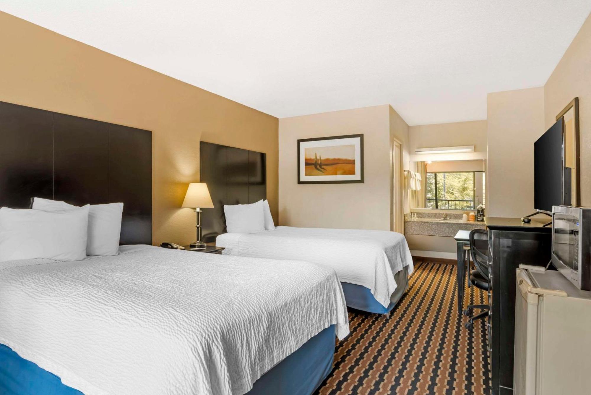 Quality Inn Near Speedway Wilkesboro Bagian luar foto