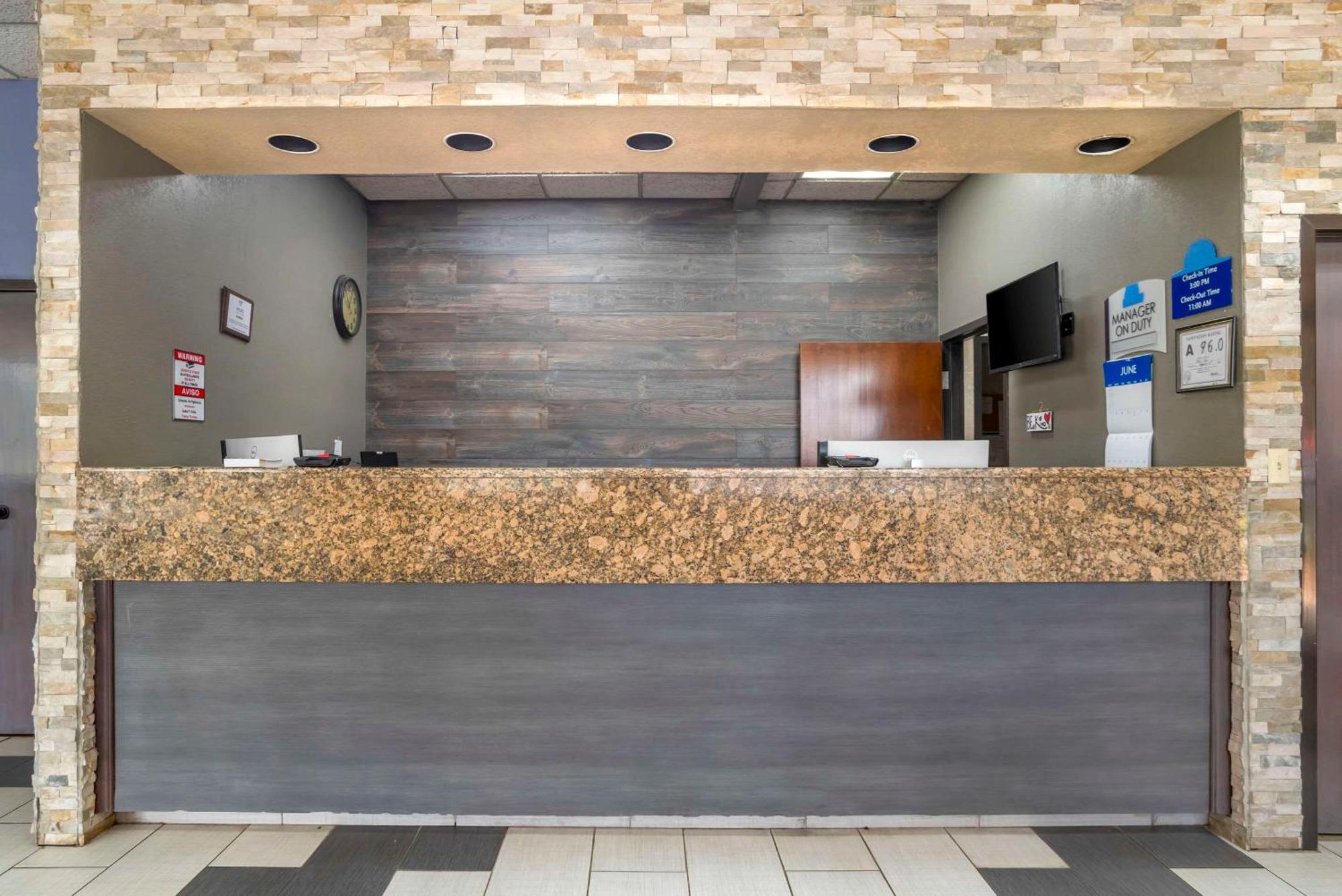 Quality Inn Near Speedway Wilkesboro Bagian luar foto