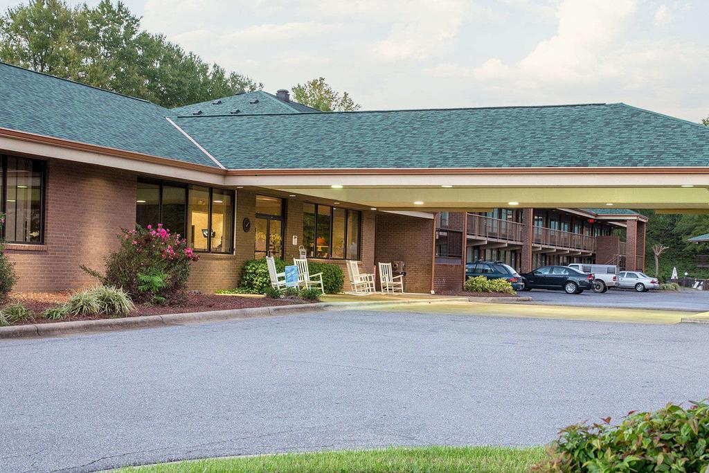 Quality Inn Near Speedway Wilkesboro Bagian luar foto